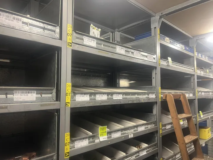 Konvolut Sanitär, Installation & Heizungstechnik, Zubehör, divers Umfang: 3x Fachinhalt, mit Kiste